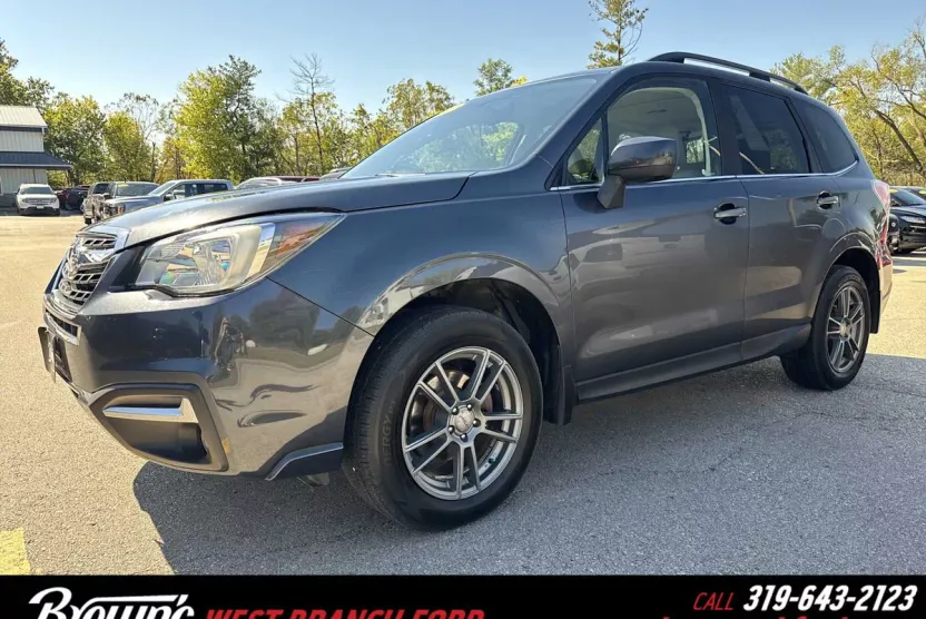 2017 Subaru Forester Limited photo 1