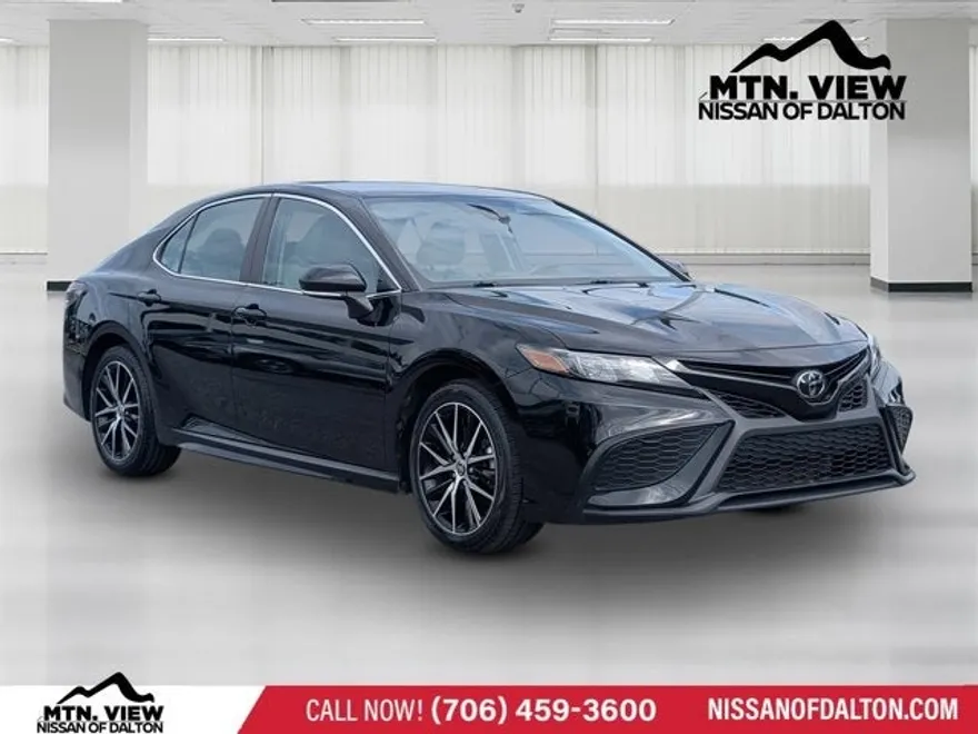 2023 Toyota Camry SE photo 1