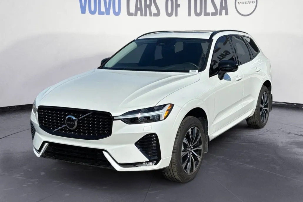2025 Volvo XC60 B5 Core photo 1