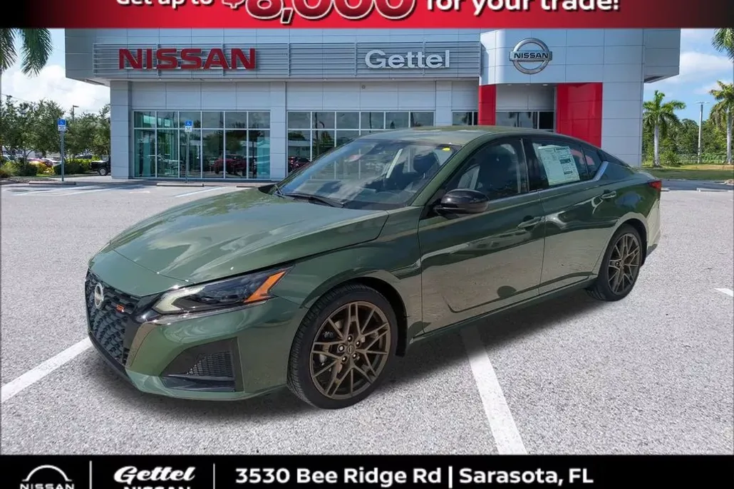 2025 Nissan Altima SR photo 1