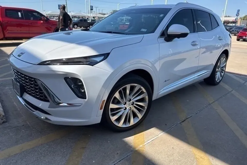 2025 Buick Envision Avenir photo 1