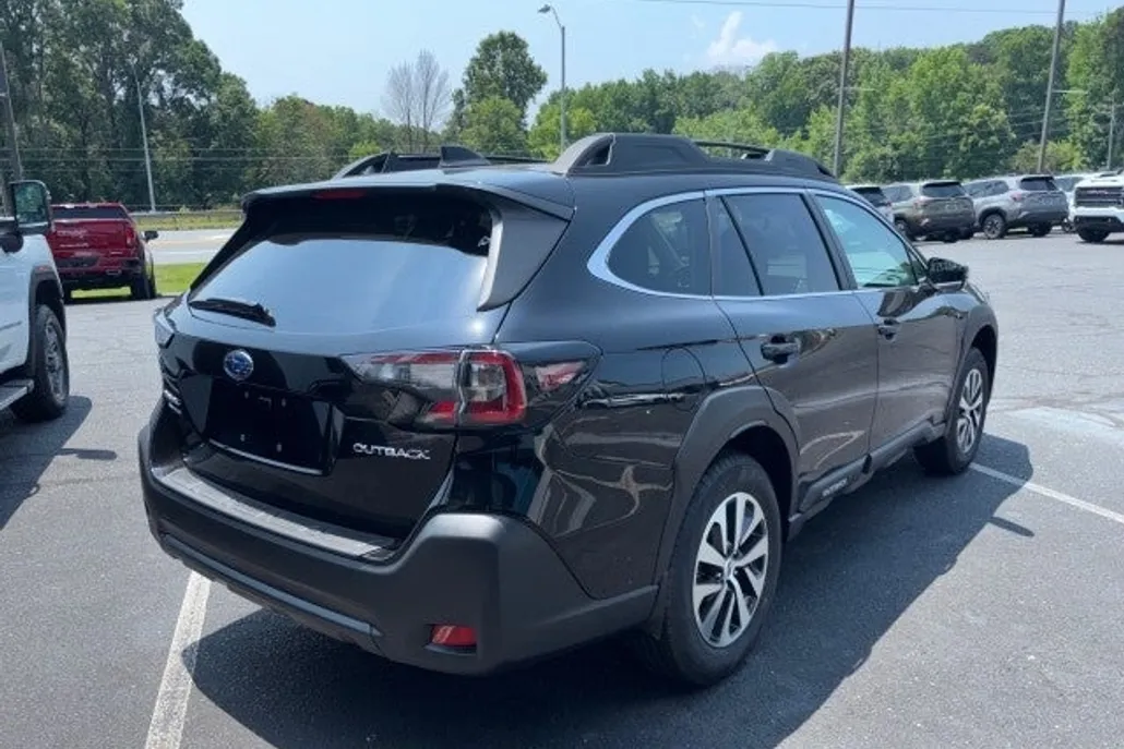 2025 Subaru Outback Premium photo 1