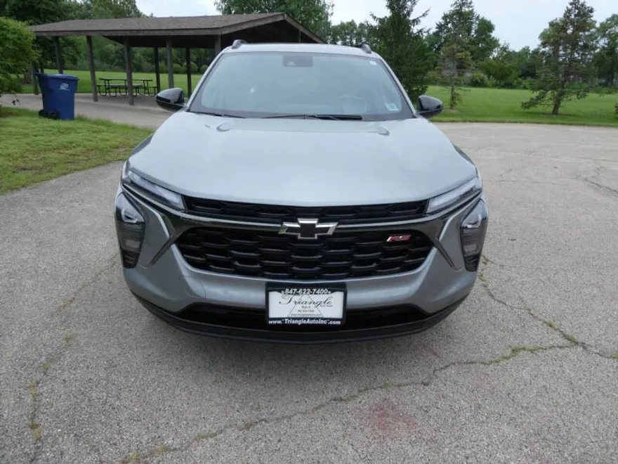 2024 Chevrolet Trax RS photo 1