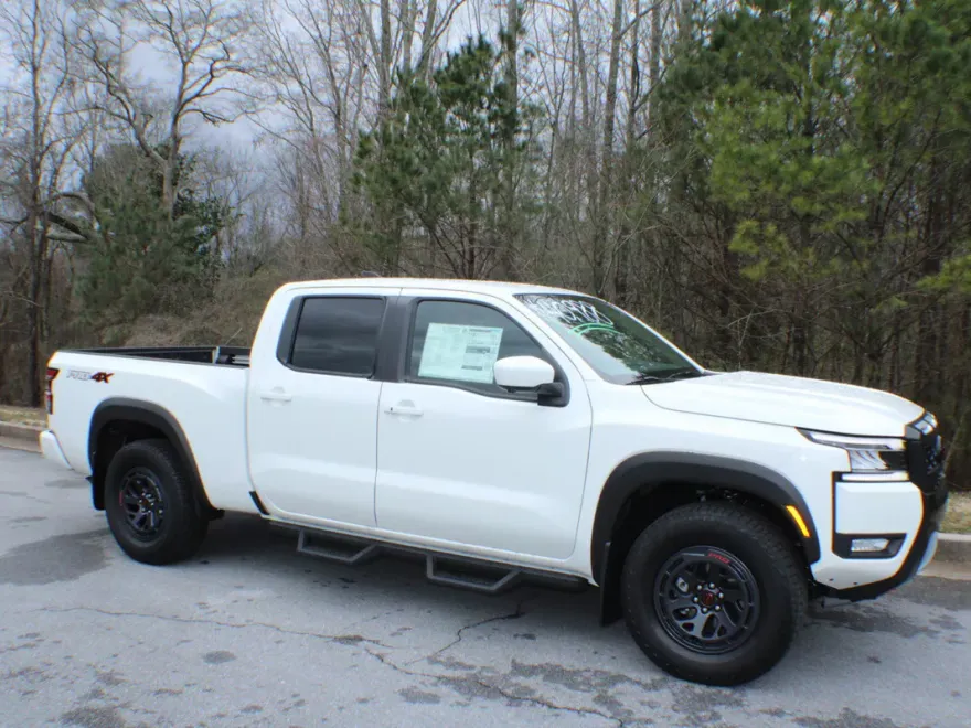 2025 Nissan Frontier PRO-4X photo 1