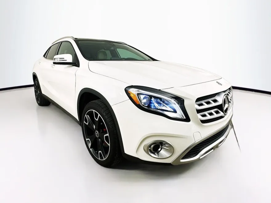 2020 Mercedes Benz GLA 250 4MATIC photo 1