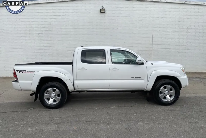 2015 Toyota Tacoma Base photo 1