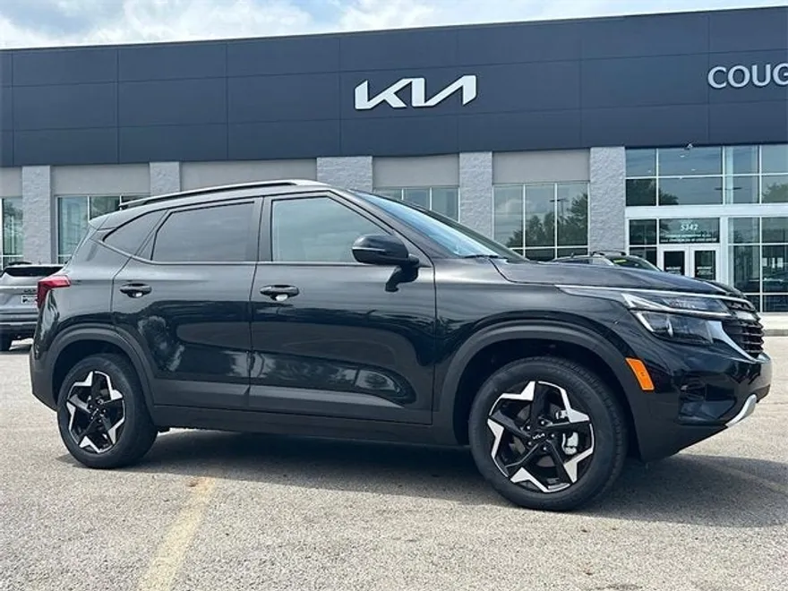 2025 Kia Seltos S photo 1