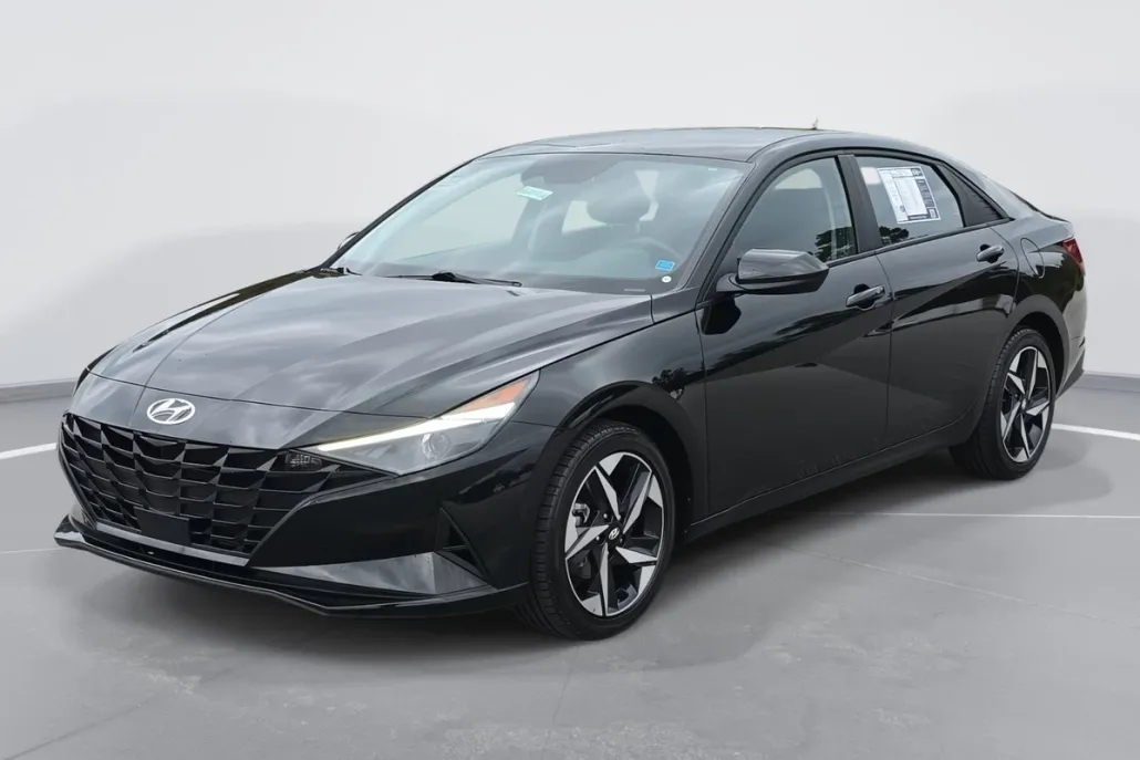2023 Hyundai Elantra SEL photo 1