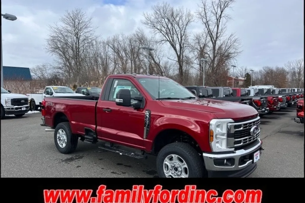 2025 Ford F-350 XLT photo 1