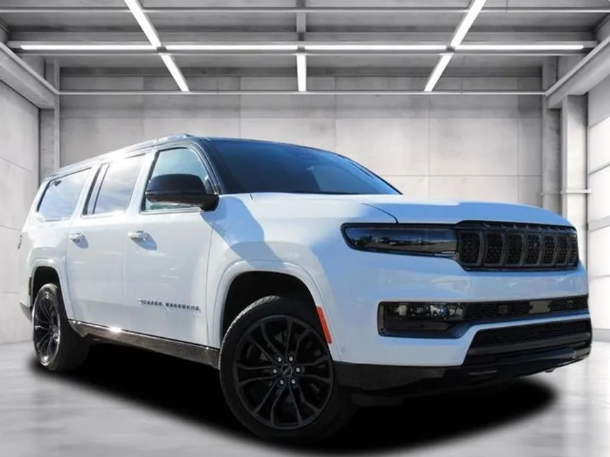 2024 Jeep Grand Wagoneer L II photo 1
