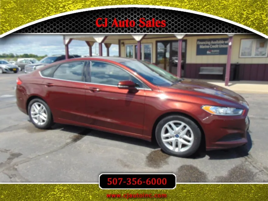 2016 Ford Fusion SE photo 1
