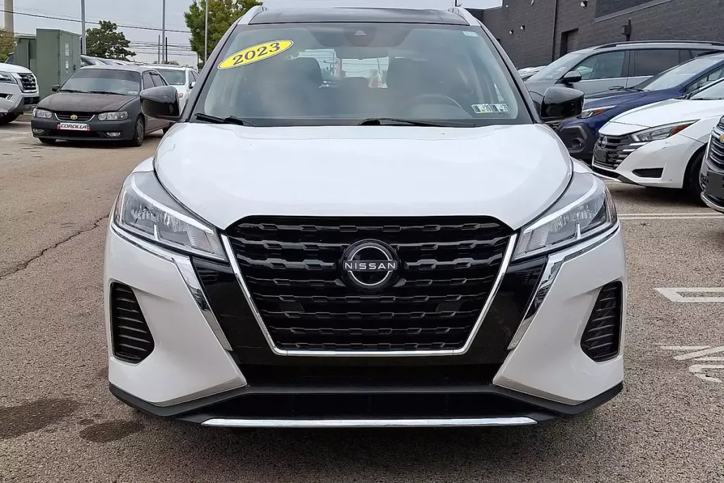 2023 Nissan Kicks SV photo 1