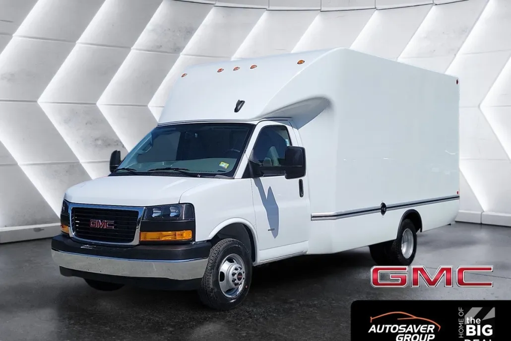 2025 Gmc Savana Cutaway 3500 photo 1