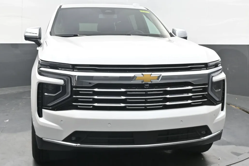 2025 Chevrolet Suburban Premier photo 1
