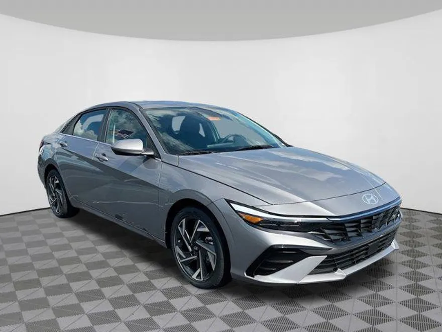 2025 Hyundai Elantra SEL Convenience photo 1