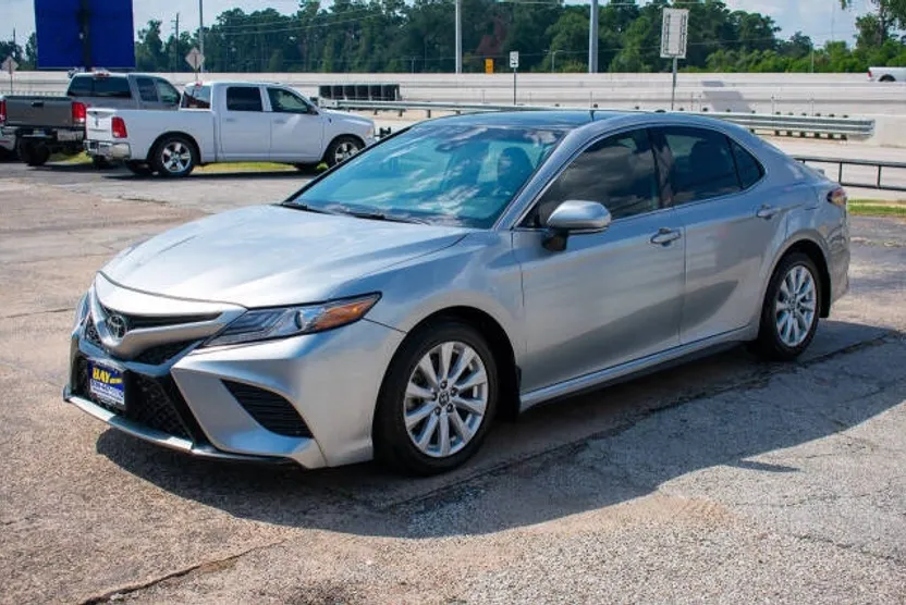 2019 Toyota Camry XSE photo 1