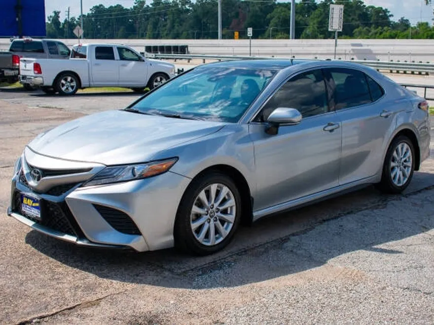 2019 Toyota Camry XSE photo 1