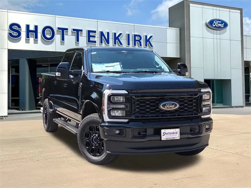 2025 Ford F-350 Lariat photo 1
