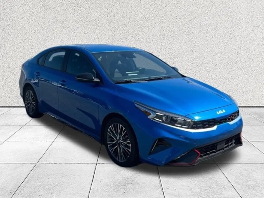 2023 Kia Forte GT-Line photo 1