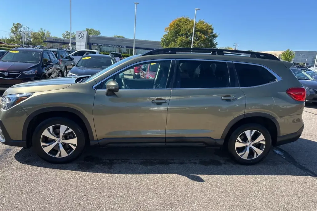 2023 Subaru Ascent Premium photo 1