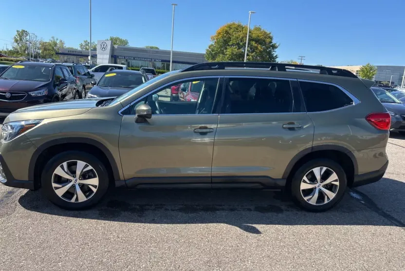 2023 Subaru Ascent Premium photo 1