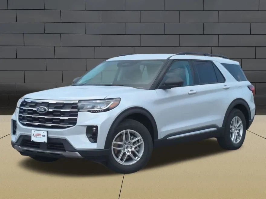 2025 Ford Explorer photo 1