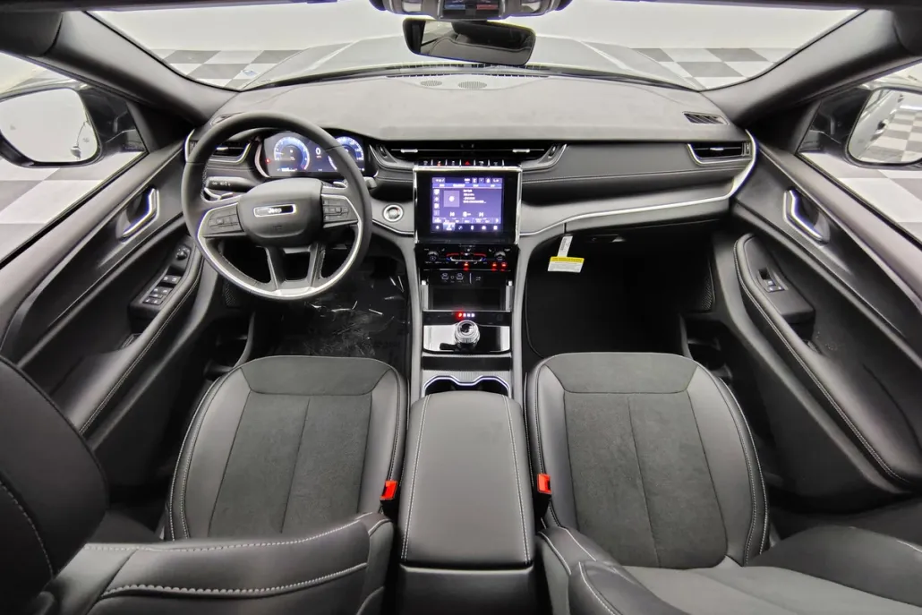 2025 Jeep Grand Cherokee Laredo photo 1