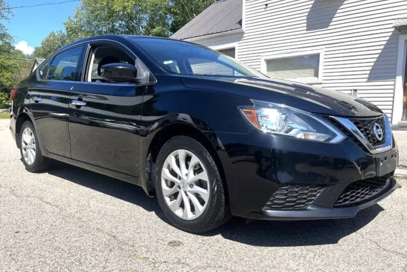 2018 Nissan Sentra SV photo 1