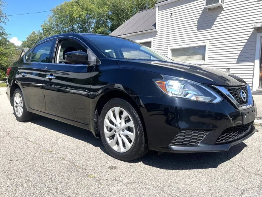 2018 Nissan Sentra SV photo 1