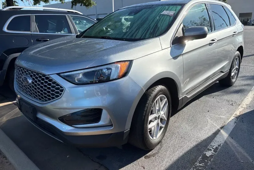 2024 Ford Edge SEL photo 1