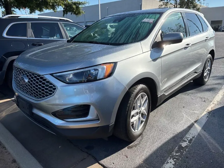 2024 Ford Edge SEL photo 1