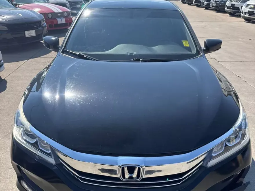 2016 Honda Accord LX photo 1