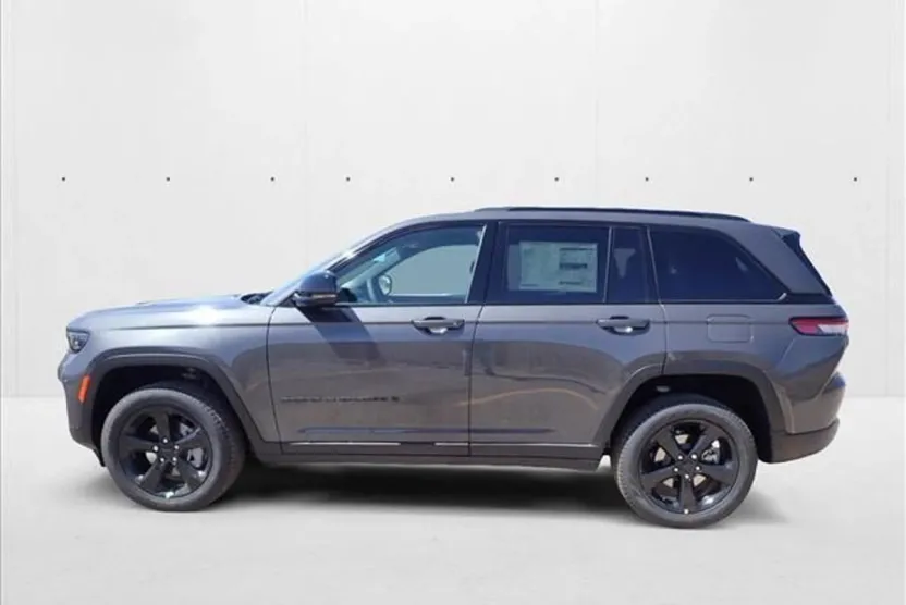 2025 Jeep Grand Cherokee Limited photo 1