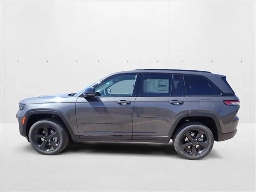 2025 Jeep Grand Cherokee Limited photo 1