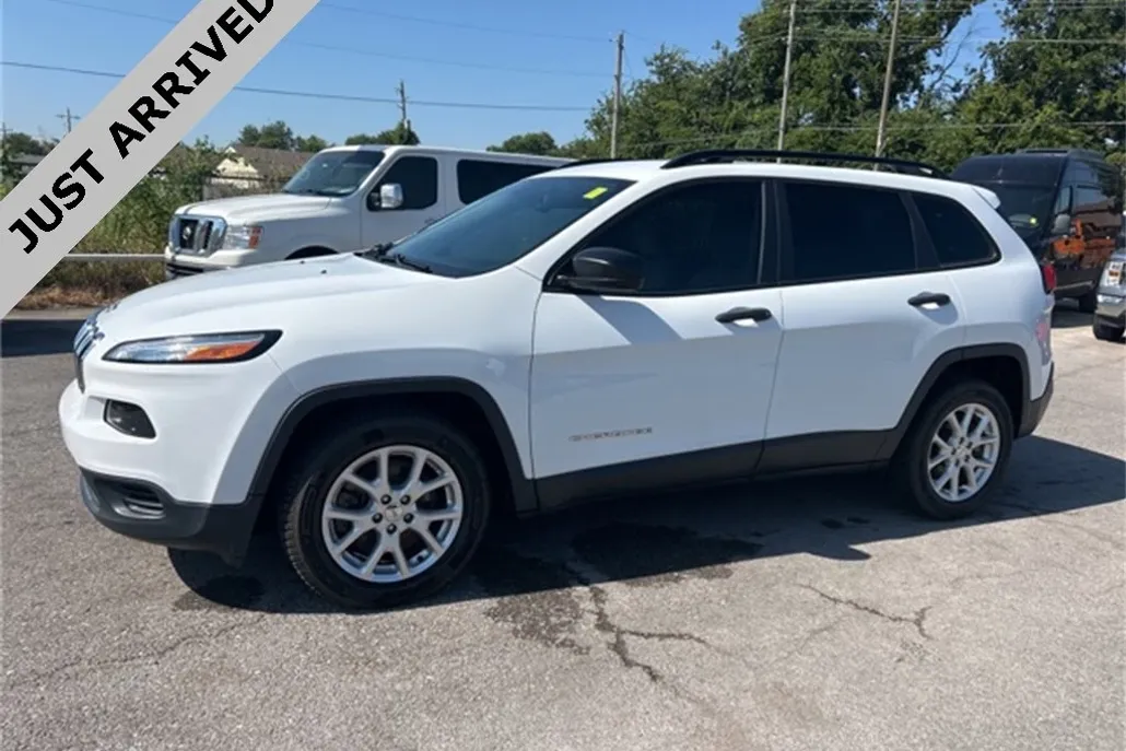 2016 Jeep Cherokee Sport photo 1