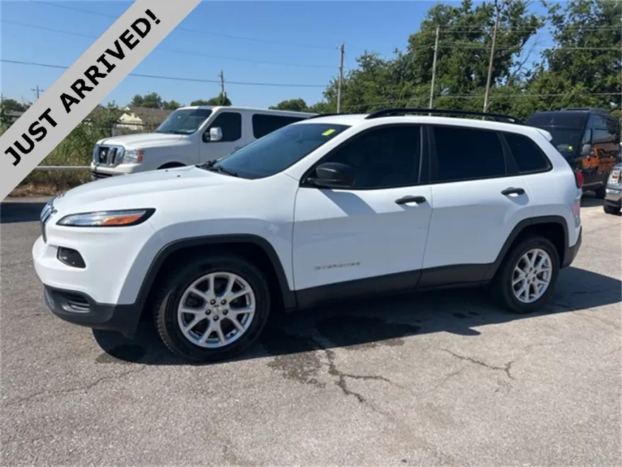 2016 Jeep Cherokee Sport photo 1