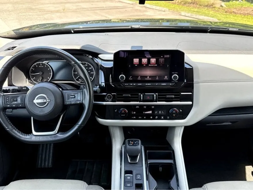 2022 Nissan Pathfinder SV photo 1
