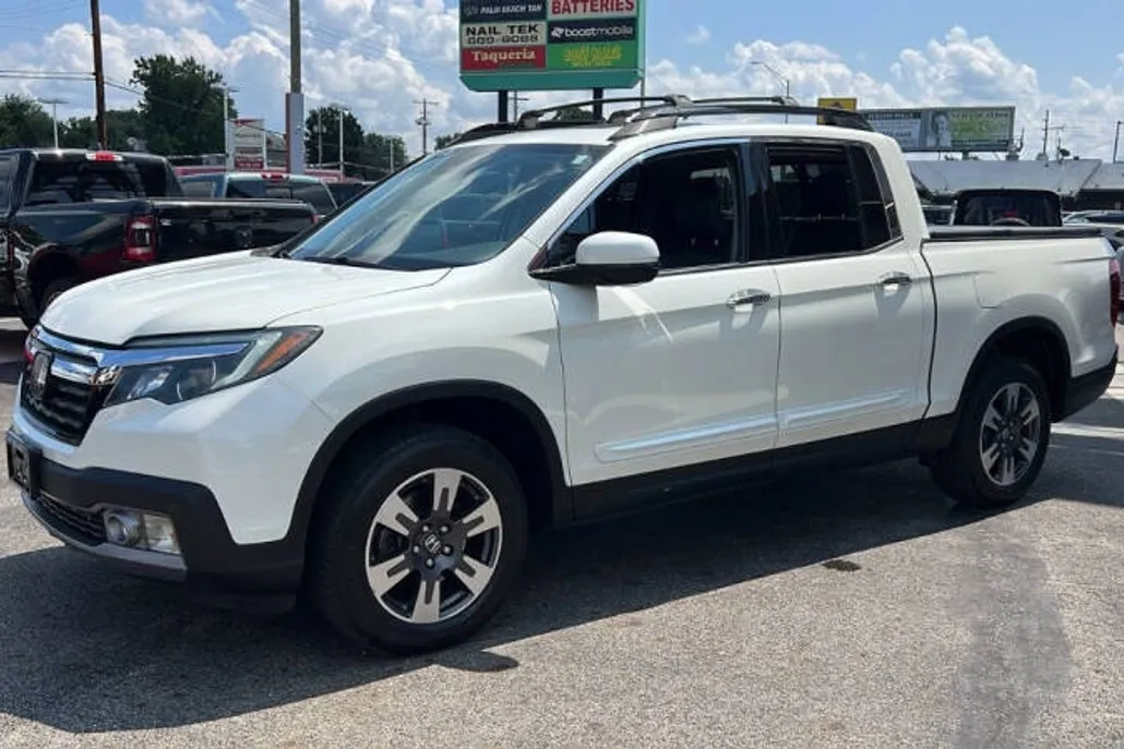 2017 Honda Ridgeline RTL-E photo 1
