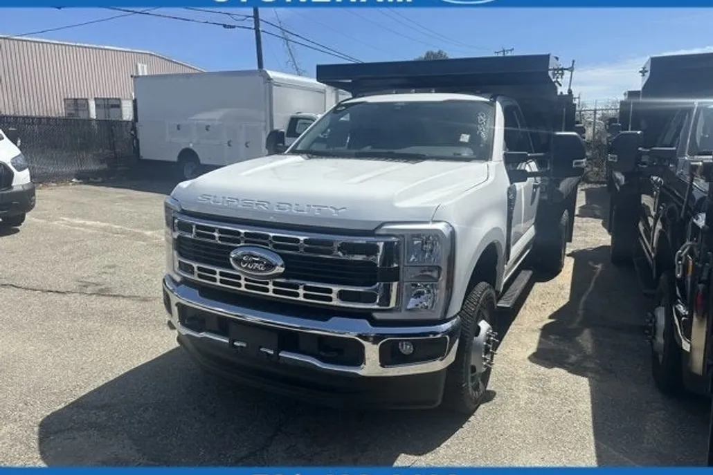2025 Ford F-350 XL photo 1