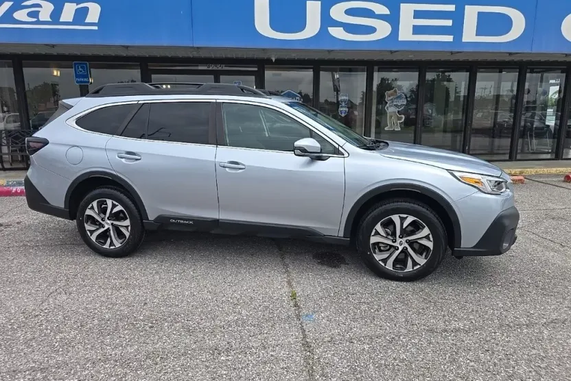 2021 Subaru Outback Limited photo 1