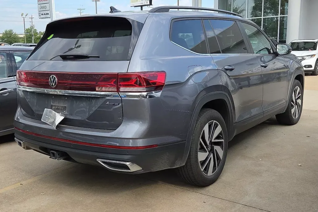 2024 Volkswagen Atlas SE Technology photo 1