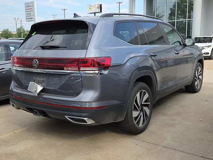 2024 Volkswagen Atlas SE Technology photo 1