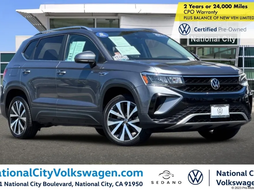 2022 Volkswagen Taos SE photo 1