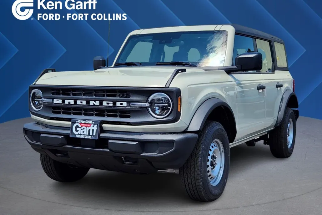 2025 Ford Bronco Base photo 1