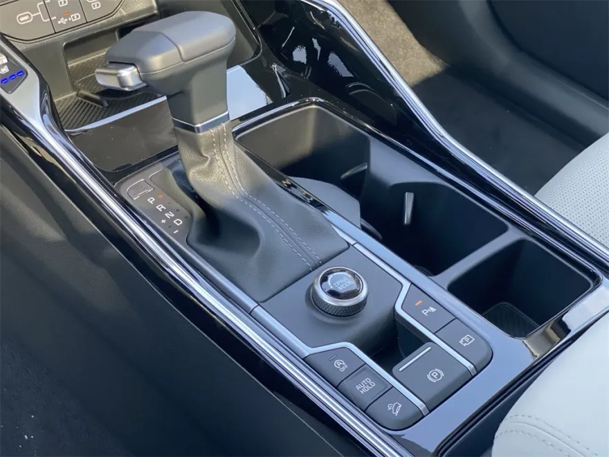 2025 Kia Sorento SX photo 1