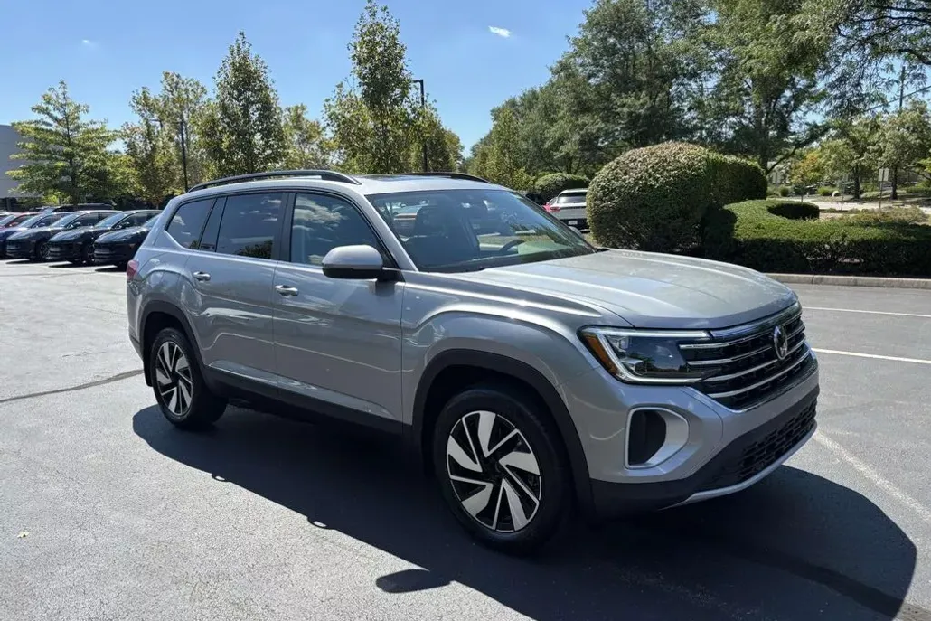 2026 Volkswagen Atlas SE Technology photo 1