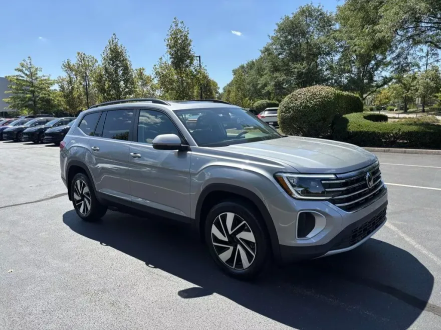 2026 Volkswagen Atlas SE Technology photo 1