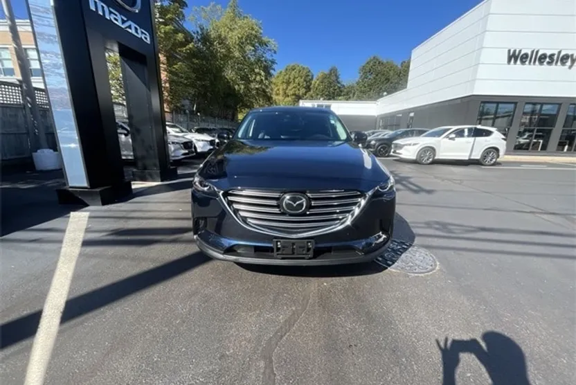 2023 Mazda CX-9 Touring photo 1