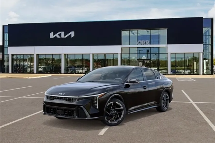 2025 Kia K4 GT-Line photo 1