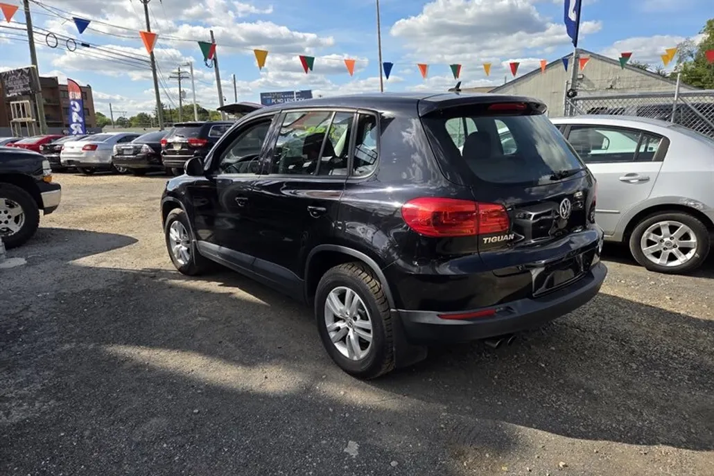 2013 Volkswagen Tiguan SE photo 1